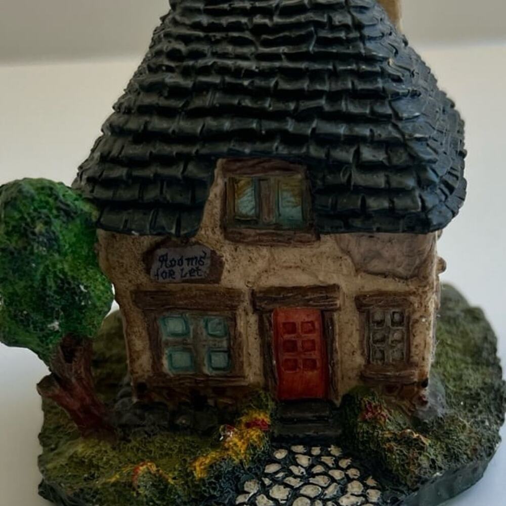 DICKINS VILLAGE miniatures “Rooms for Let”,